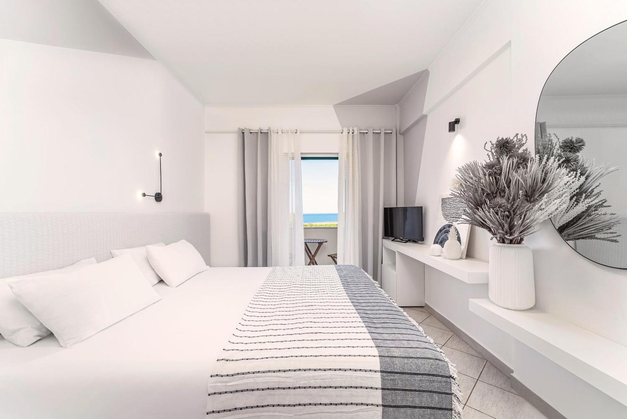 San Giovanni Beach Resort And Suites Agios Ioannis  Room photo